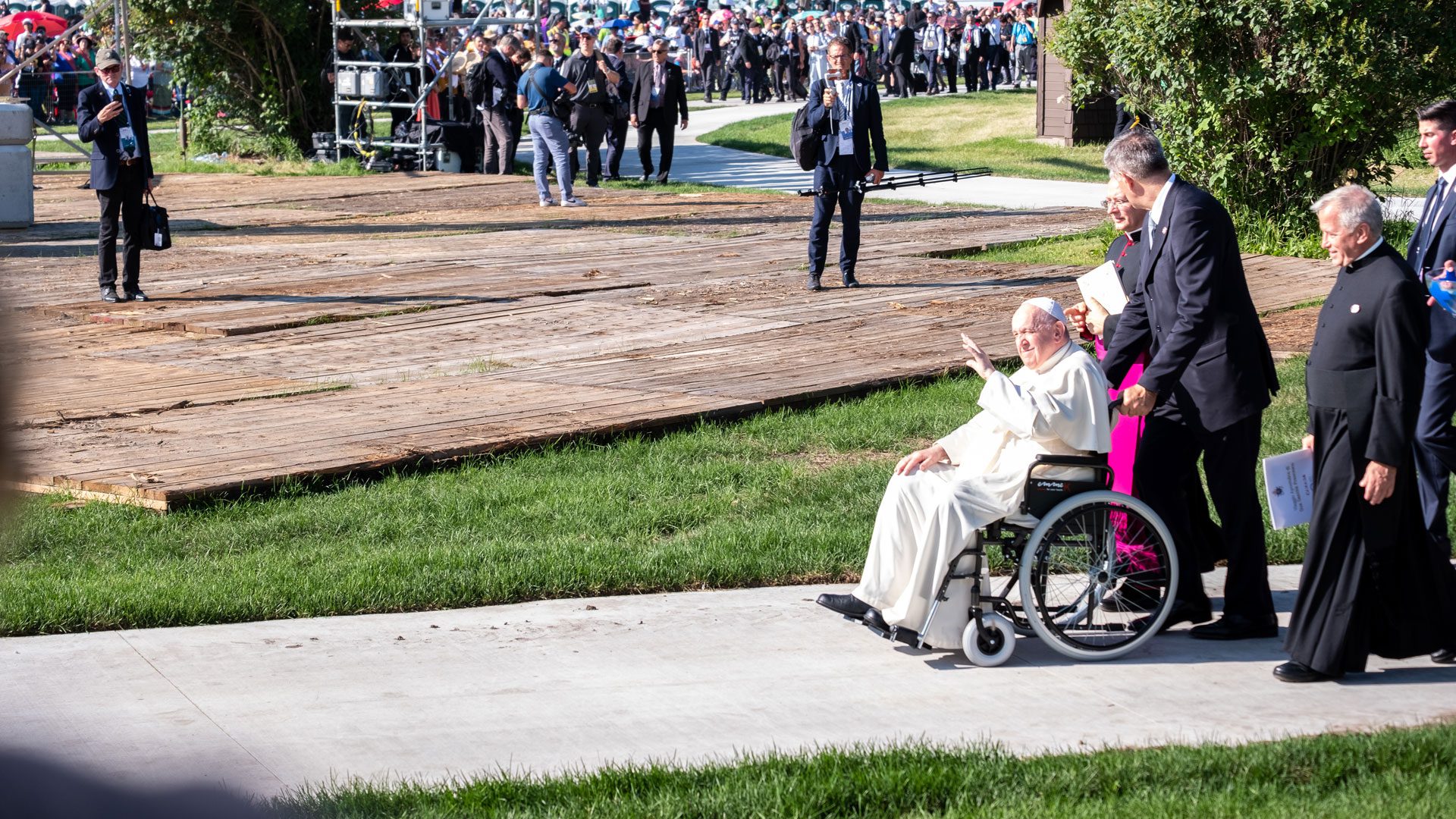 APTN Investigates: The Pope's Apology