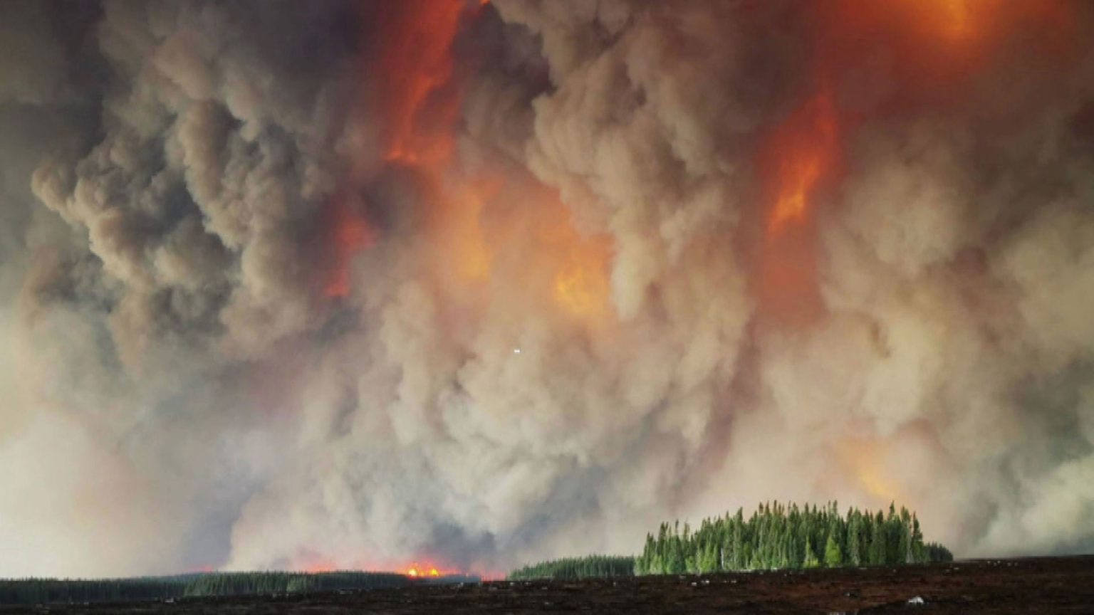 Northern Ontario fires prompt evacuations, destroy homes