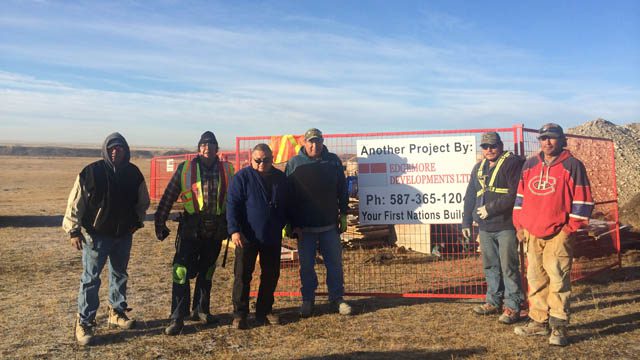Siksika Contract workers